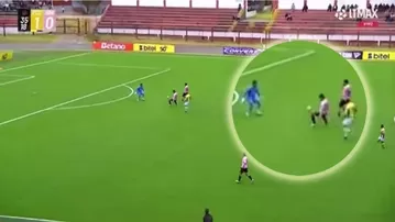 ERROR de Zambrano y la defensa de Boys para el 2-0 de Cajamarca