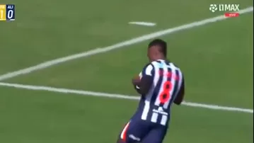 Eryc Castillo apareció con sutil remate para anotar el 1-1 de Alianza Lima ante Juan Pablo II