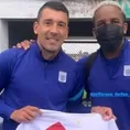 Farfán le regaló su camiseta de la selección peruana al &#39;Pájaro&#39; Benítez