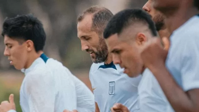 Alianza Lima oficializó el fichaje del argentino Gino Peruzzi