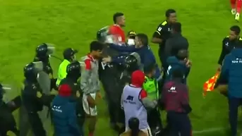 Gerardo Ameli, DT de Cienciano, agredió a un policía en el partido ante Binacional