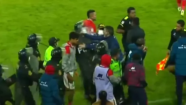 El DT se descontroló. | Video: Gol Perú