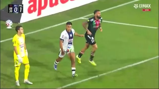 A penas en cinco minutos, Palestino encontró el 1-0 sobre Alianza Lima, tras un autogol de Gianfranco Chávez / Fuente: L1 MAX