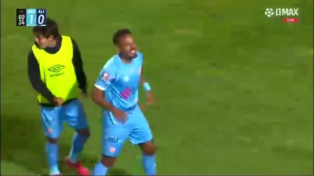 Con un hombre menos, Deportivo Garcilaso encontró el primer tanto a través de Aldair Salazar. | L1 MAX