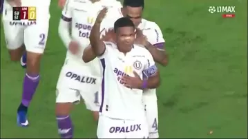 GOLAZO de Edison Flores de tiro libre para el Universitario 1-0 Juan Pablo II