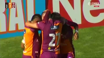Golazo de Manzaneda para abrir el marcador: Chankas 1-0 Universitario
