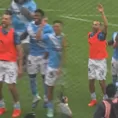 Hernán Barcos festejó triunfo de Sporting Cristal vs Alianza Lima junto a la hinchada