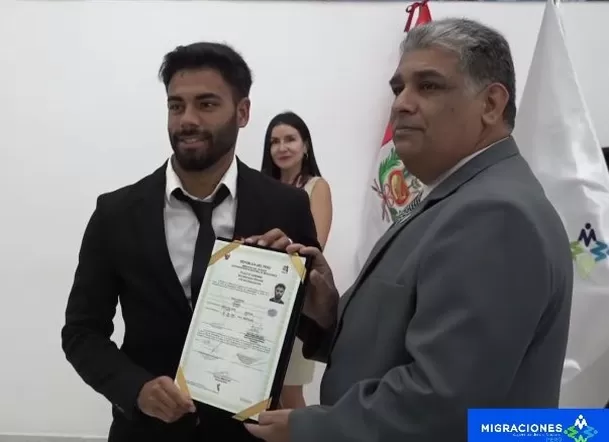 Leandro Sosa recibió la nacionalidad peruana. | Fuente: Migraciones