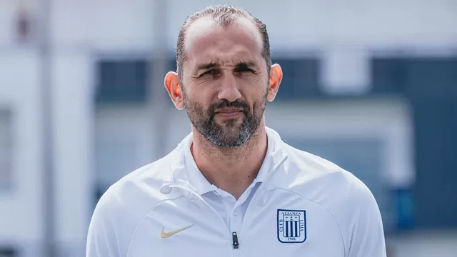 Hernán Barcos llegó a Alianza Lima en el 2021 y rápidamente se metió en el corazón del hincha blanquiazul. | Foto: Alianza Lima.