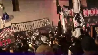 Hinchas de Alianza Lima realizaron tremendo banderazo en Cusco