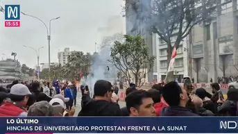 Hinchas de Universitario protestaron a las afueras de la SUNAT