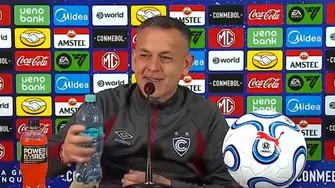 Horacio Melgarejo abandonó la conferencia de prensa tras triunfo de Cienciano. Foto: Captura / Video: Conmebol