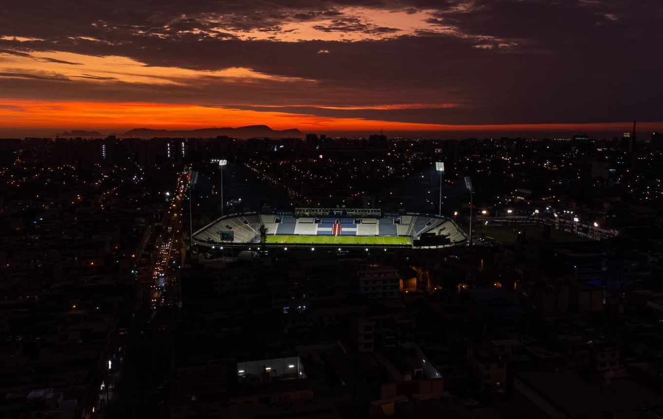 Estadio Alejandro Villanueva con sus nuevas luces / Foto: Club Alianza Lima