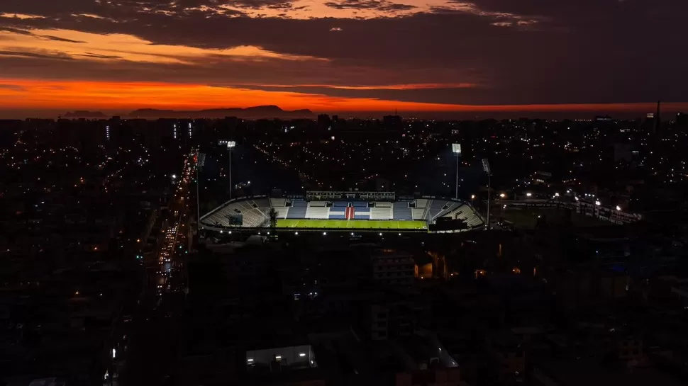 Estadio Alejandro Villanueva con sus nuevas luces / Foto: Club Alianza Lima
