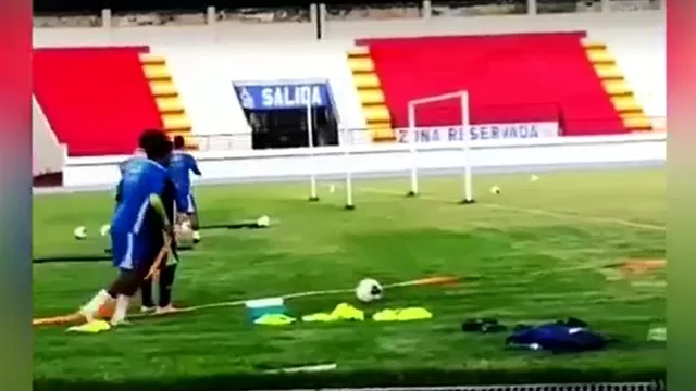 Instagram: Reimond Manco y un gol imposible en práctica de Alianza UDH