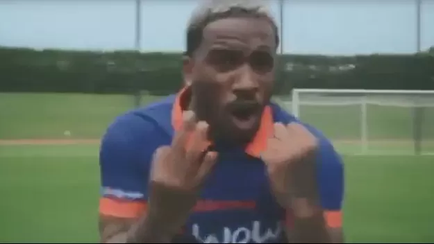 Jefferson Farfán cumplió reto de cobrar un córner, correr al área y meter gol