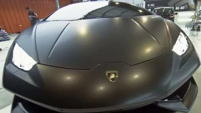 Jefferson Farfán y un espectacular video de su Lamborghini Huracán
