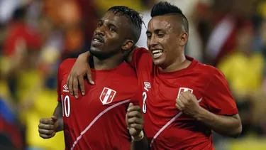 Farf&amp;aacute;n y Cueva juntos en la selecci&amp;oacute;n peruana. | Foto: EFE