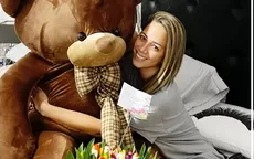 Jesús Barco sorprendió a Melissa Klug con un oso de peluche gigante, globos y tulipanes - Noticias de alfonso-barco
