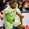 Autogol del &#39;Puma&#39;: José Luis Carranza quiso rechazar y cometió terrible blooper