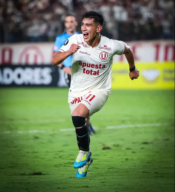 El 'Tunche' Rivera marcó un doblete ante LDU de Quito. | Foto: @universitario El 'Tunche' Rivera marcó un doblete ante LDU de Quito. | Foto: @universitario