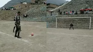 Juan 'Chiquito' Flores falló penal, pero terminó como el héroe de su equipo
