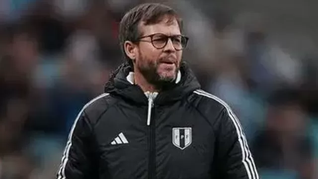 Manuel Barreto continuará al mando de la 'Bicolor' para el amistoso ante Bolivia de diciembre. | FPF