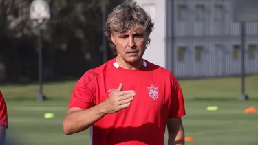 Héctor Bidoglio, entrenador argentino de 52 años. | Foto: @Club_USMP Héctor Bidoglio, entrenador argentino de 52 años. | Foto: @Club_USMP