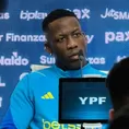 Luis Advíncula y la divertida conferencia previo al Superclásico