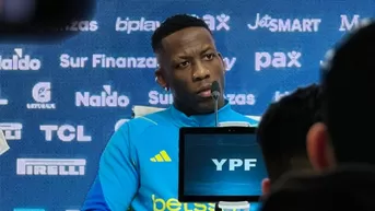 Luis Advíncula y la divertida conferencia previo al Superclásico