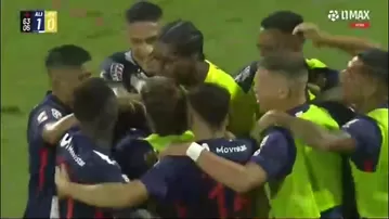 Magistral centro de Advíncula y Castillo rompió el cero en Matute