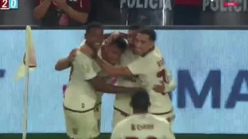 Pérez Guedes colocó el 2-0 de Universitario vs ADT tras cabezazo