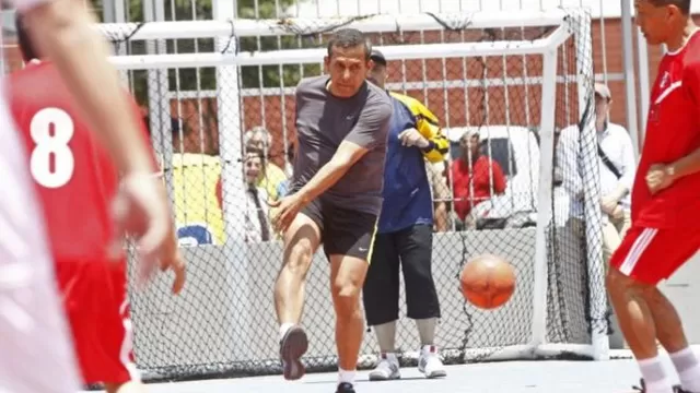 Ollanta Humala jugó fulbito con los ministros en cancha del Porvenir 