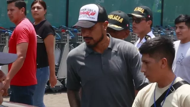 Paolo Guerrero tiene pasajes para llegar este martes a Trujillo. | Video: América Deportes.