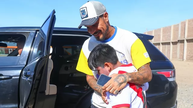 Paolo Guerrero le cumplió el sueño a niño trujillano en su cumpleaños