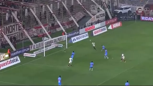 Martín Pérez Guedes erró el 1-0 de Universitario vs Garcilaso tras remate de cabeza / Captura / GOLPERÚ