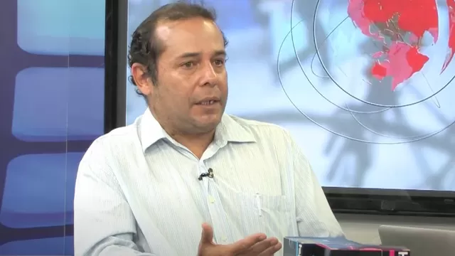 Alex Risi, periodista deportivo peruano. 