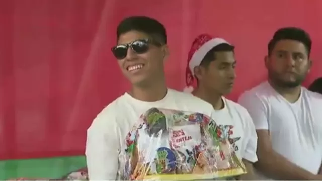 Piero Quispe organizó una chocolatada navideña en su barrio de Los Olivos