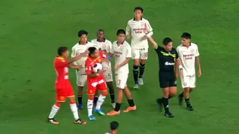 Raúl Ruidíaz agredió a jugador de Universitario y fue EXPULSADO del Monumental