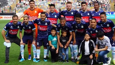 Aquí Máximo Palma junto al plantel de Real Garcilaso| Foto: Twitter @En24Newsy.