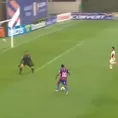 Reimond Manco casi marca golazo: &#39;Colgó&#39; a Libman y el balón pasó encima del travesaño