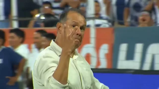 Juan Reynoso realizó polémico gesto a hinchas tras derrota de Melgar ante Alianza Lima por Liga 1 / L1 MAX