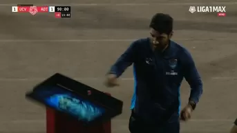 Sebastián Abreu rompió la pantalla del VAR tras final con escándalo en Trujillo