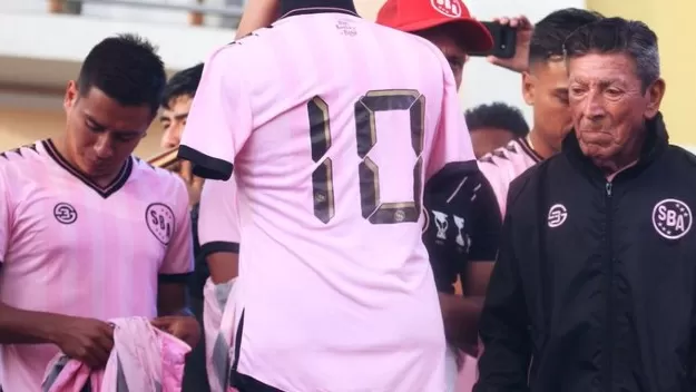 Sport Boys: hinchas agotaron nueva camiseta 'retro' de la 'Misilera' en tiempo récord