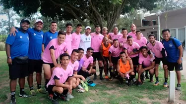 González se sacó una foto del recuerdo con el plantel de la &#39;Misilera&#39; | Foto: Sport Boys