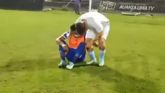 Alejandro Hohberg consoló a Jesús Barco | Video: Gol Perú.