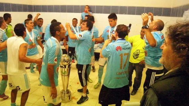 Sporting Cristal: así festejaron los celestes el título en el camerino