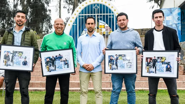 Sporting Cristal despidió a Roberto Mosquera y comando técnico