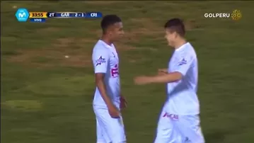 Sporting Cristal: Jhonny Vidales puso de penal el 2-1 para Real Garcilaso
