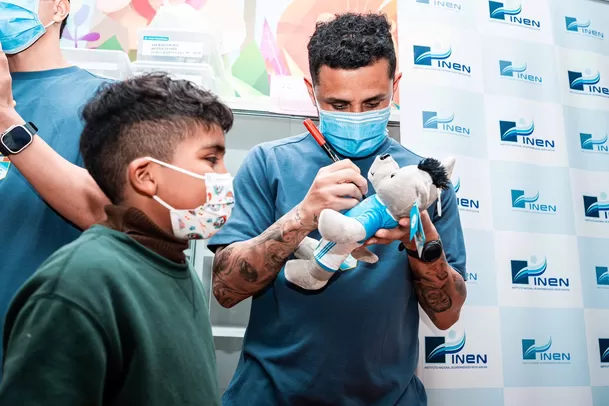 Sporting Cristal llevó alegría a niños de Alinen y Aniquem. | Foto: Sporting Cristal.